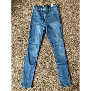 Hollister Curvy Jean Leggings